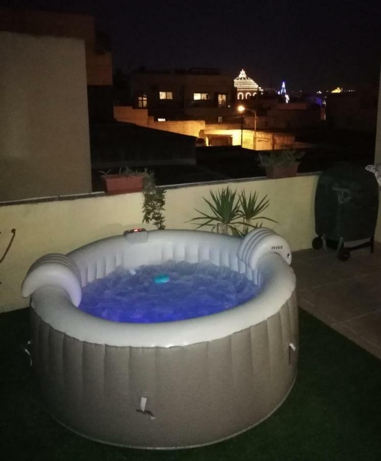 Studio Apartment With Private Terrace, Jacuzzi & Views Моста Экстерьер фото